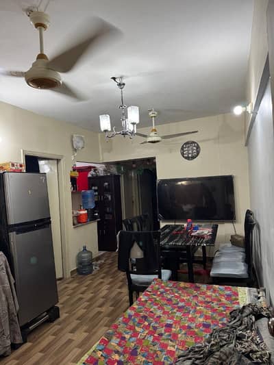 Prime Location Gulistan-e-Jauhar - Block 19 Flat Sized 1350 Square Feet Is Available
