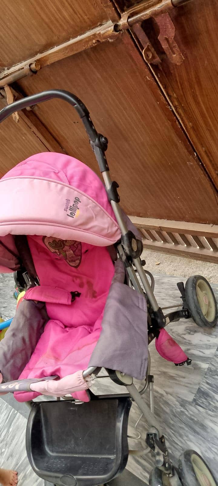 Stroller 0