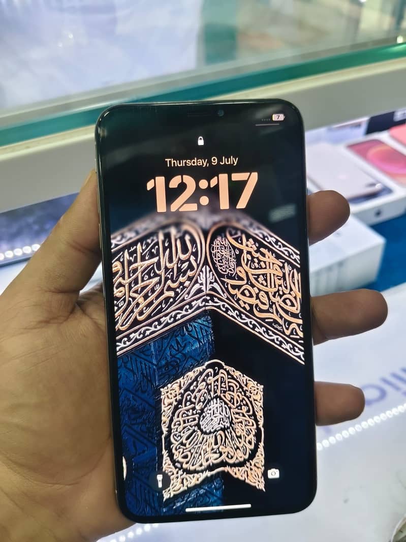 Apple iPhone XS Max 1