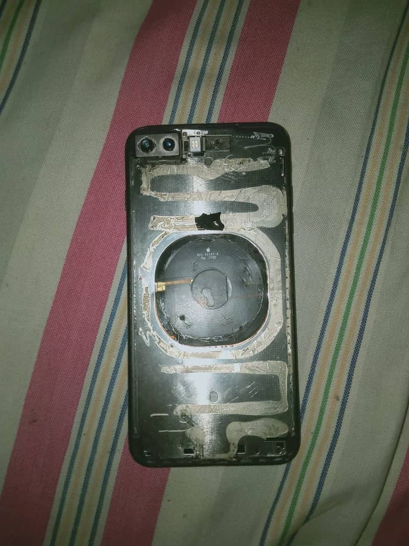 Apple iPhone 8 Plus 2