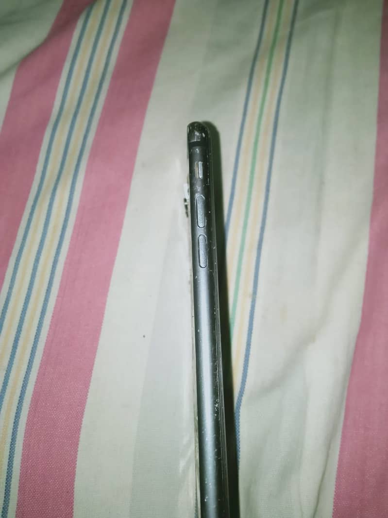 Apple iPhone 8 Plus 3