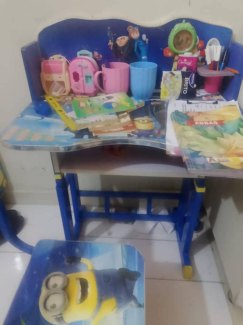 study chair 2