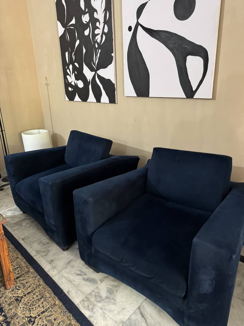 Blue velvet sofas 0