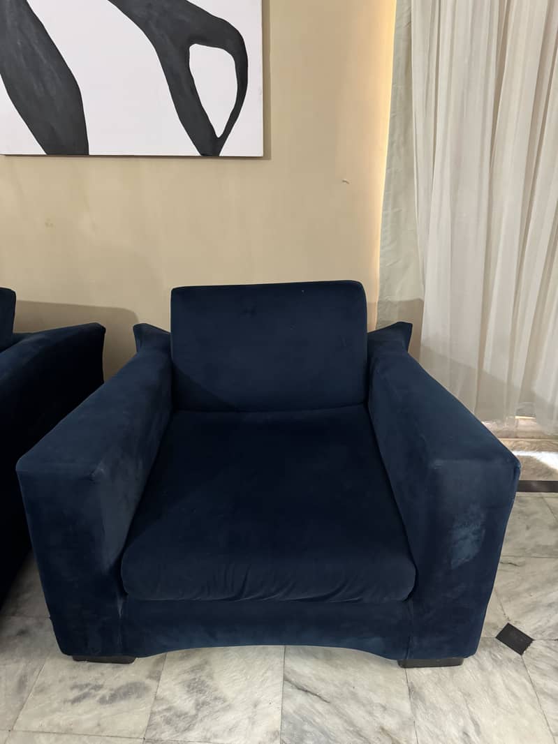 Blue velvet sofas 2