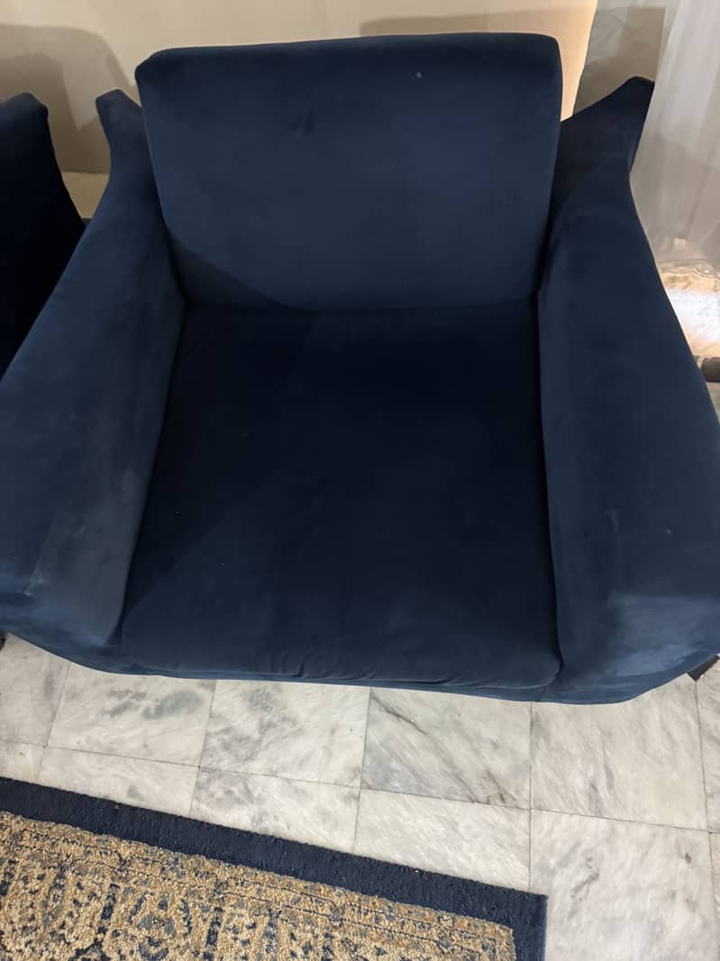 Blue velvet sofas 3