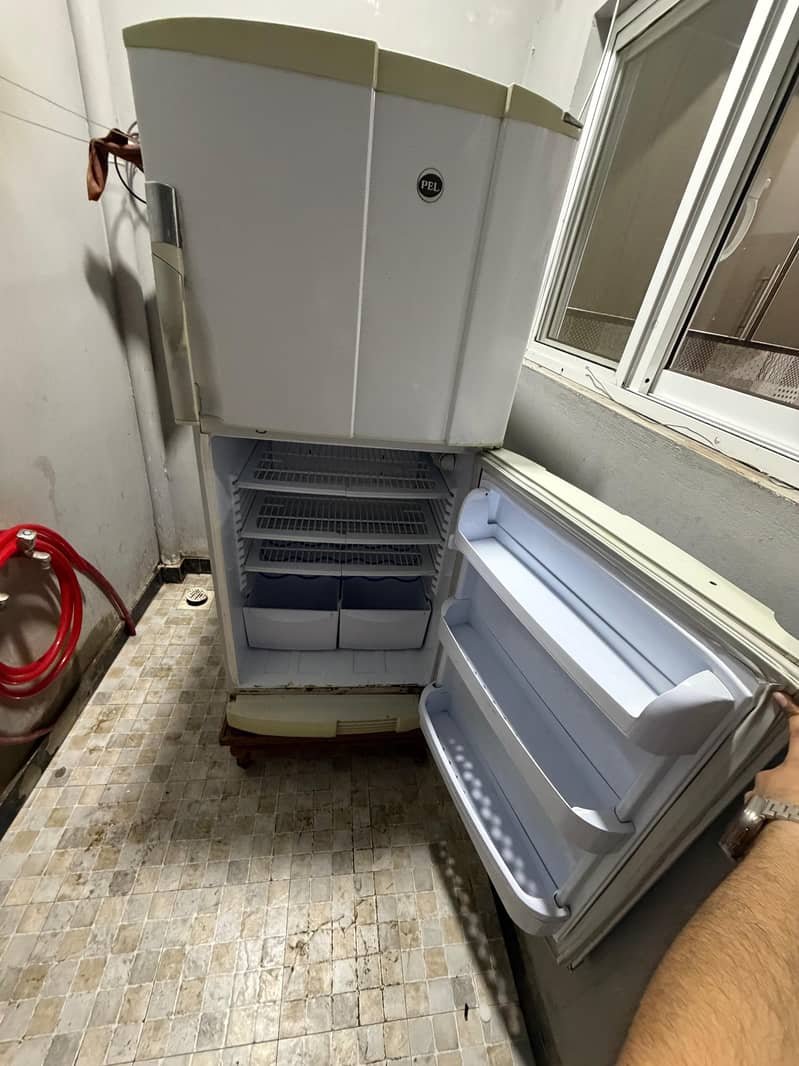 Refrigerator 0
