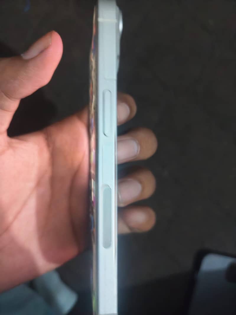 Apple iPhone 14 3