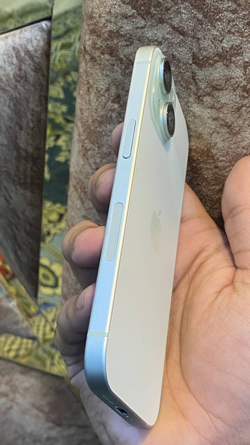 Apple iPhone 15 2