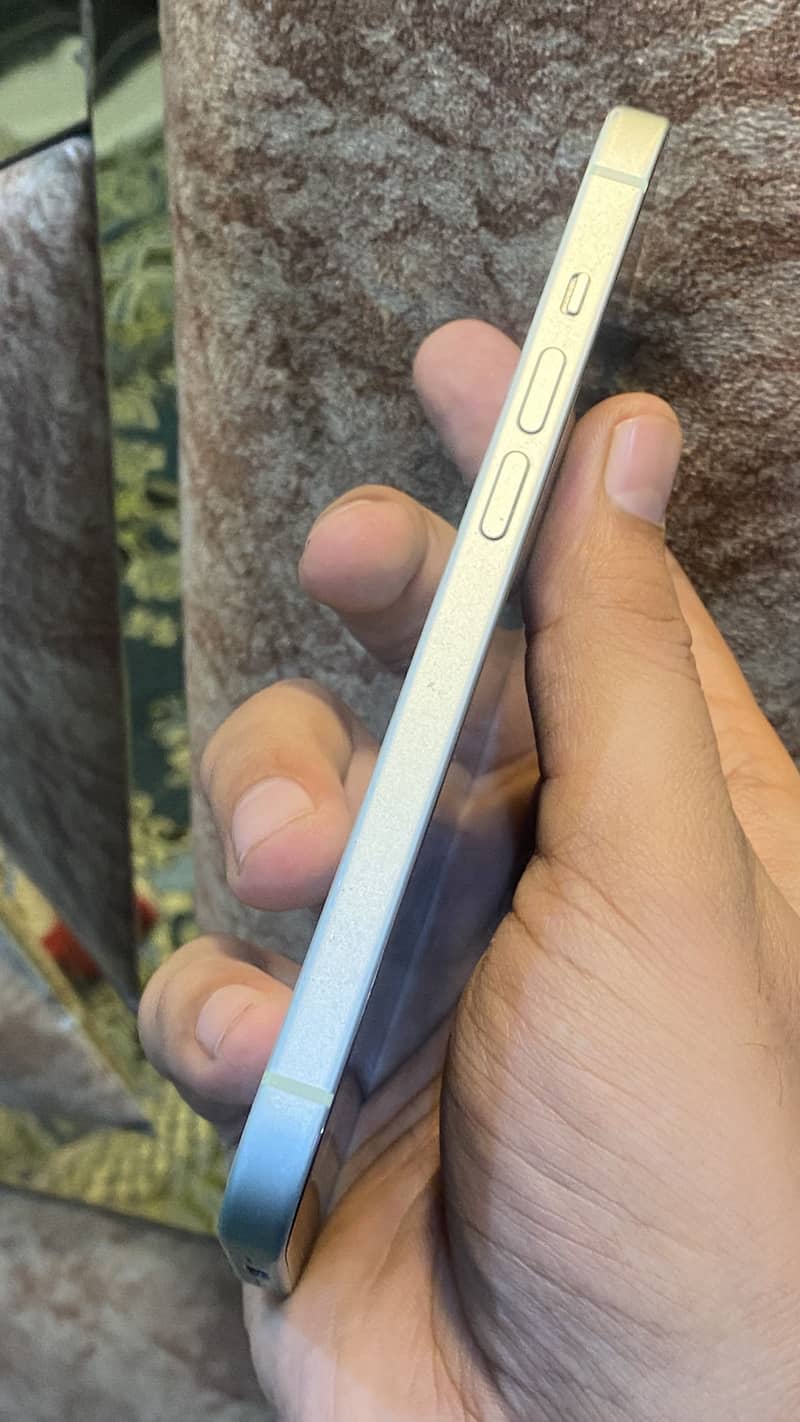 Apple iPhone 15 3