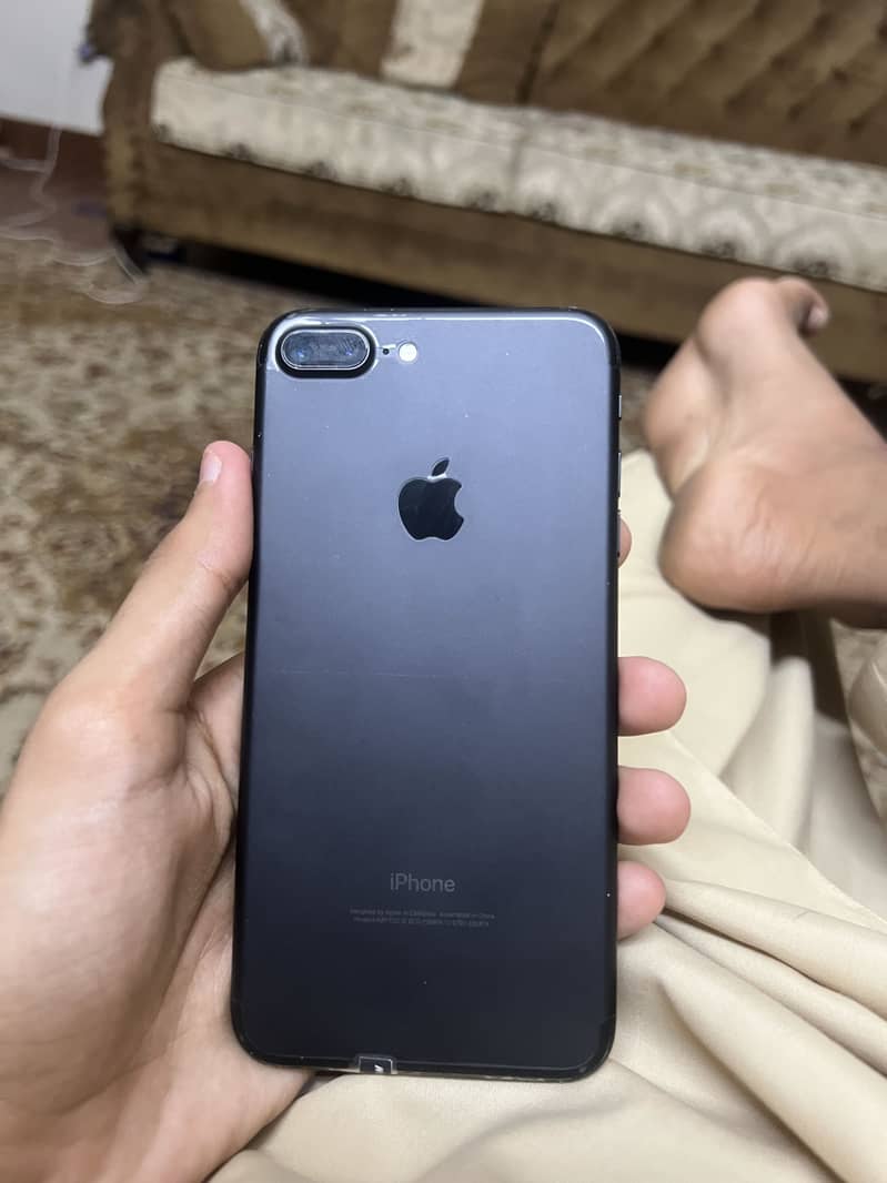Apple iPhone 7 Plus 1