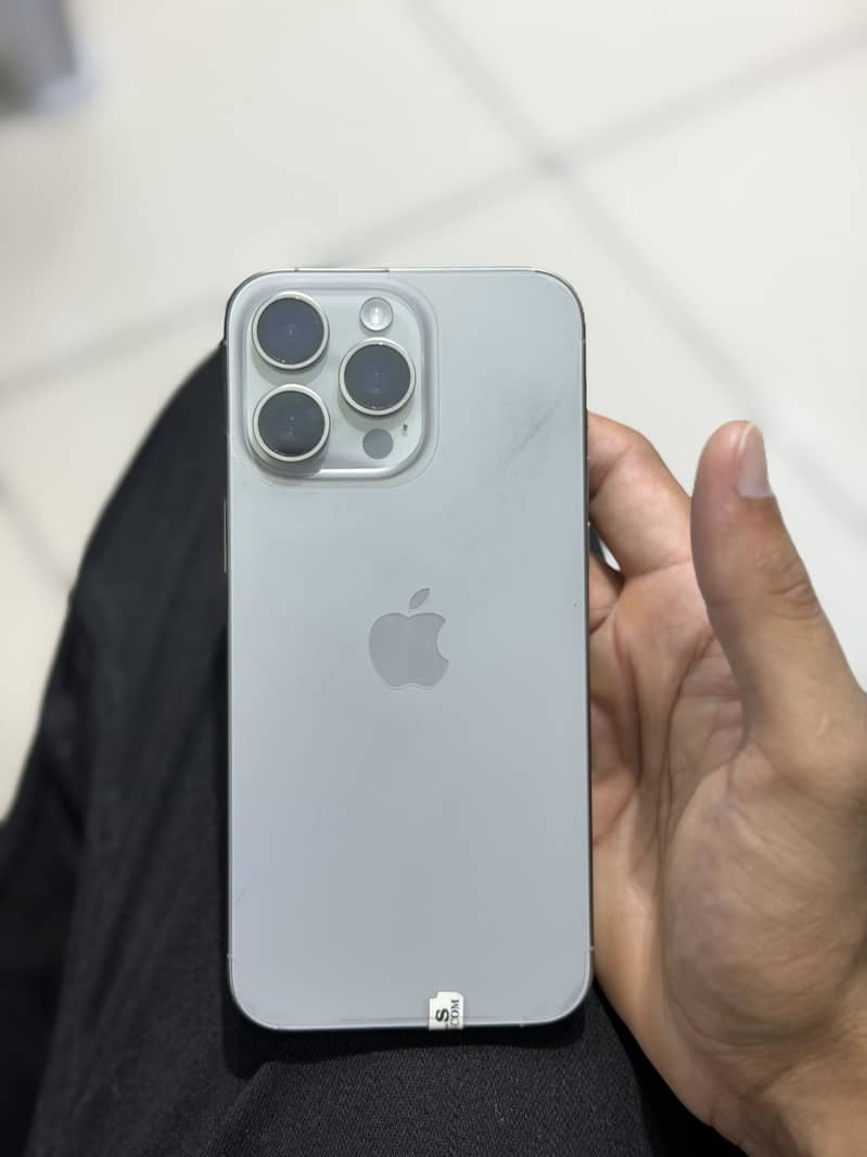 Apple iPhone 15 Pro Max 0