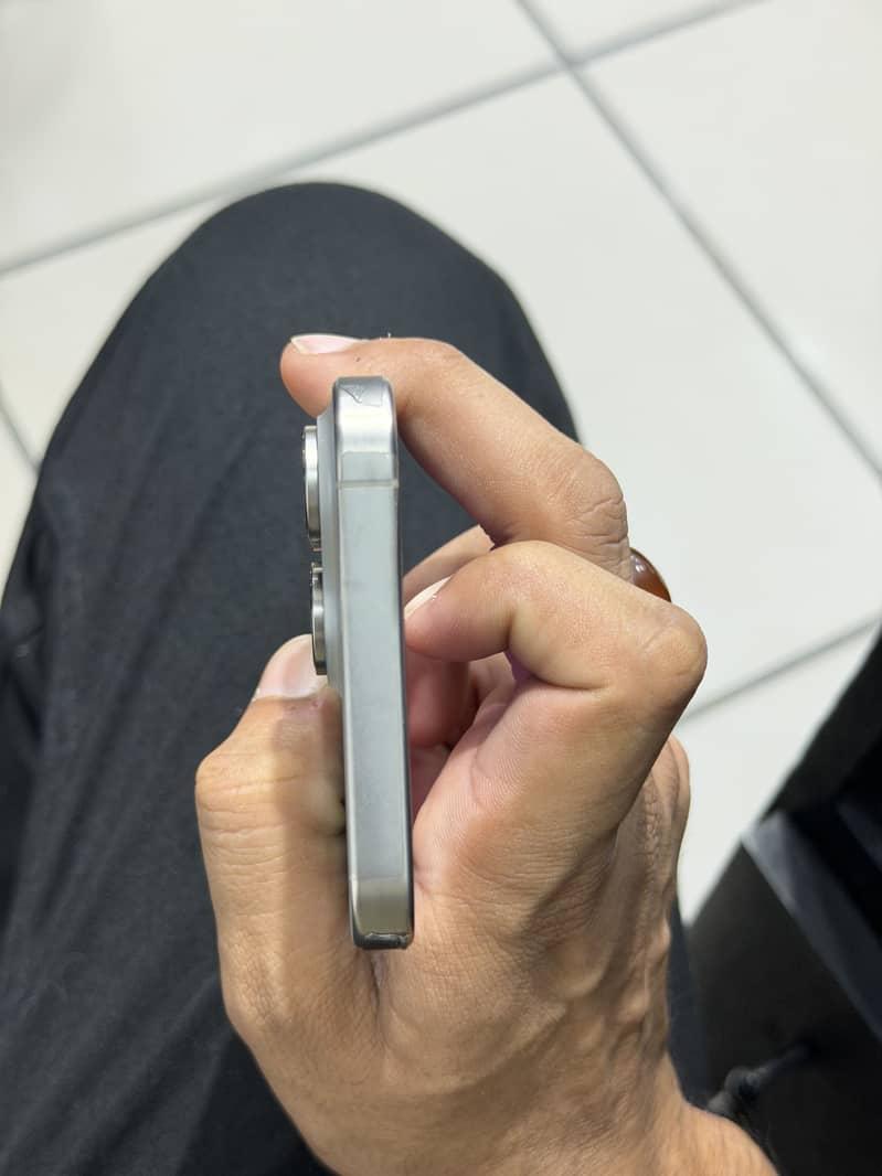 Apple iPhone 15 Pro Max 7