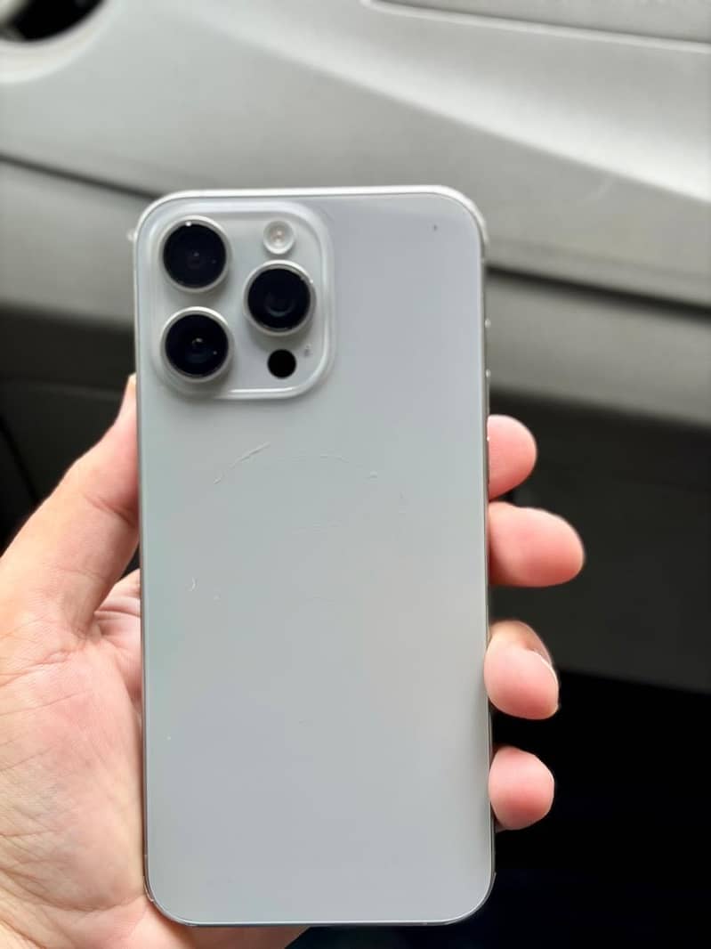 Apple iPhone 15 Pro Max 0