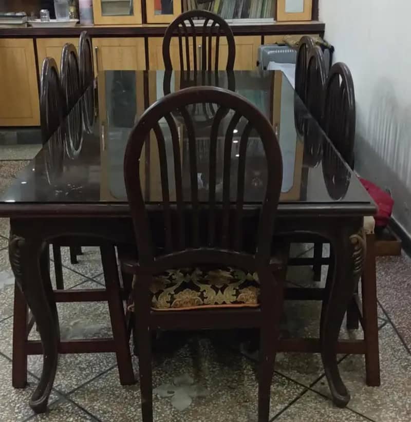 Dining Table with Chris 0