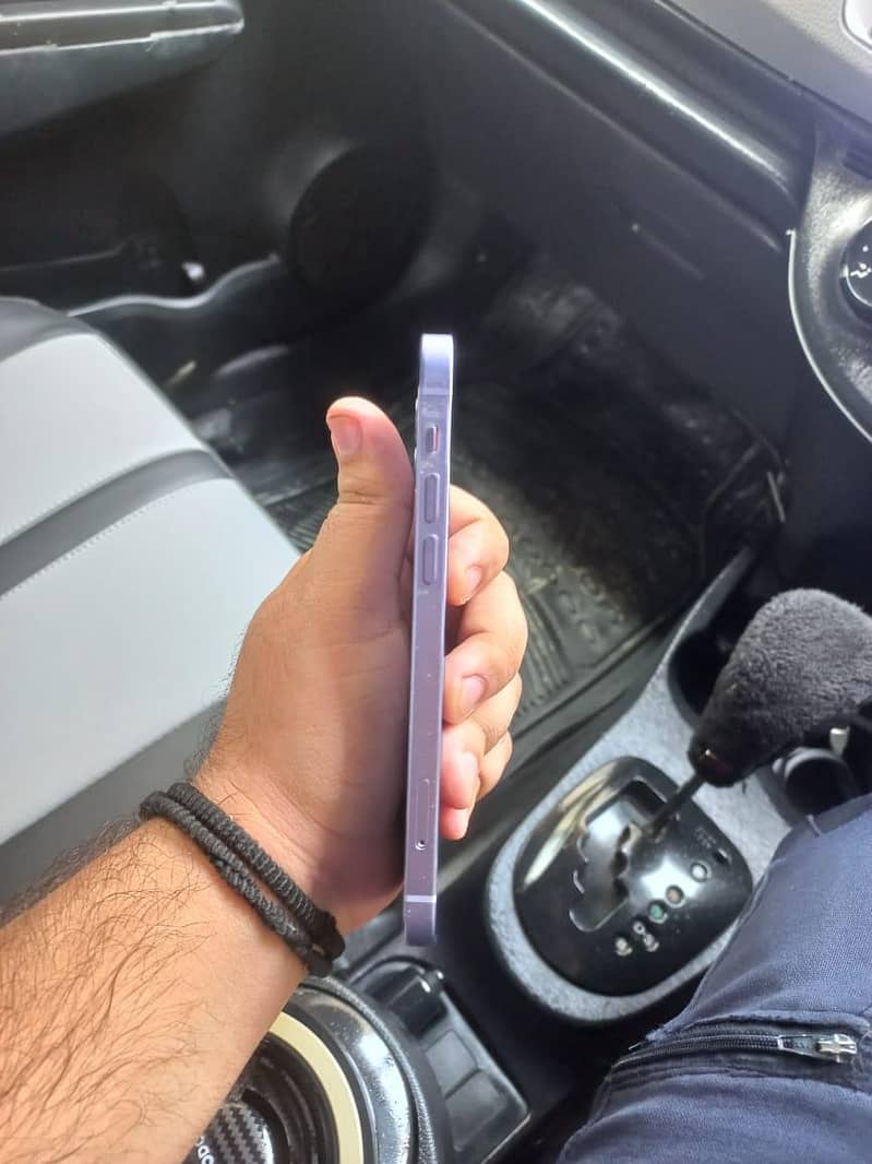 Apple iPhone 12 2