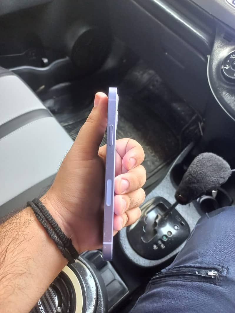Apple iPhone 12 3
