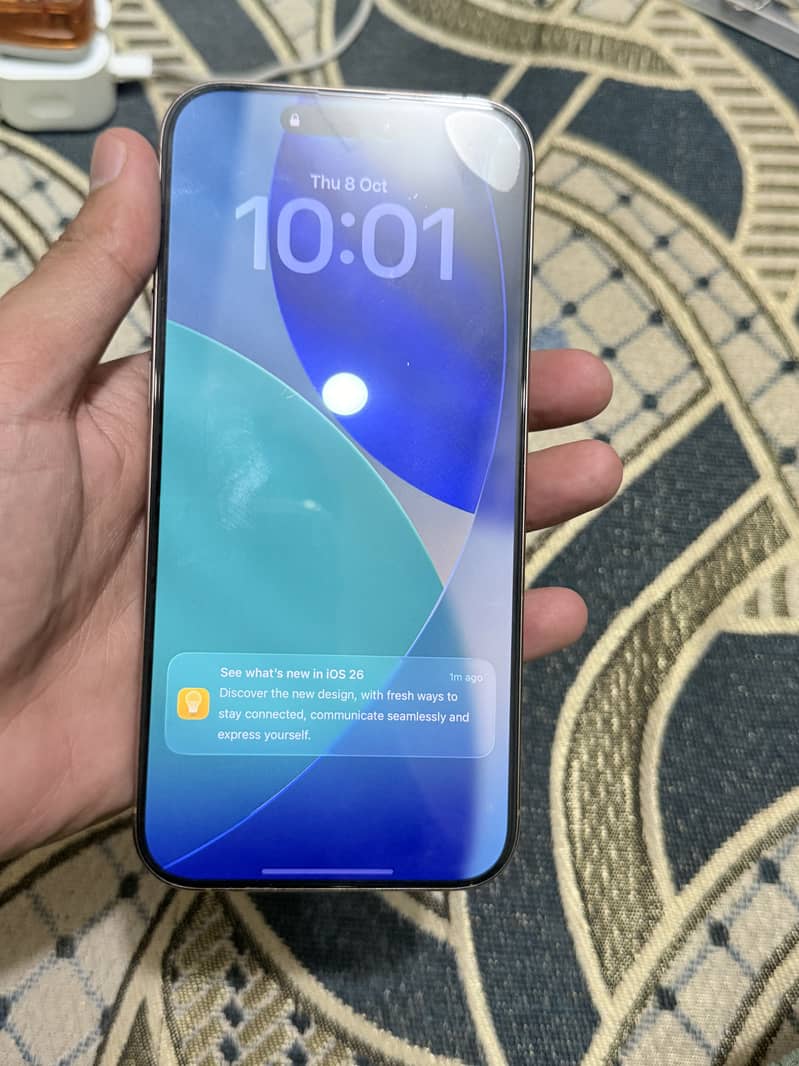 Apple iPhone 16 Pro Max 9