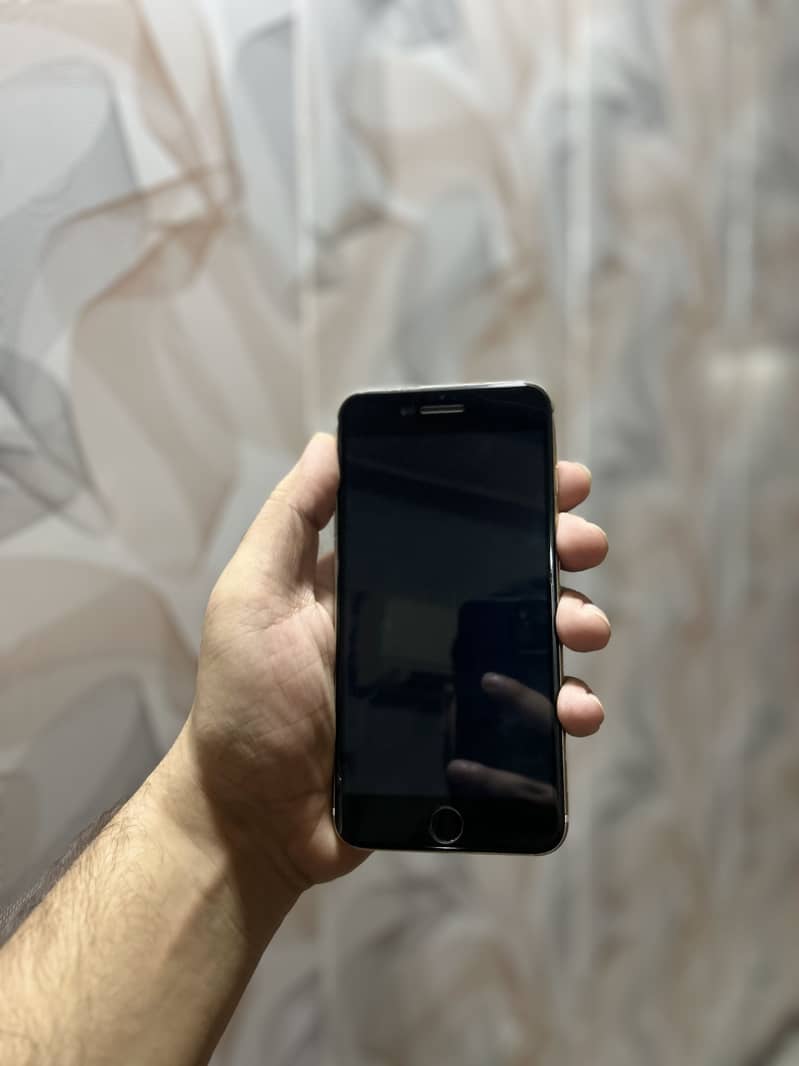 Apple iPhone 7 Plus 0