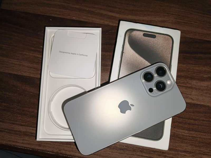 Apple iPhone 15 Pro Max 0