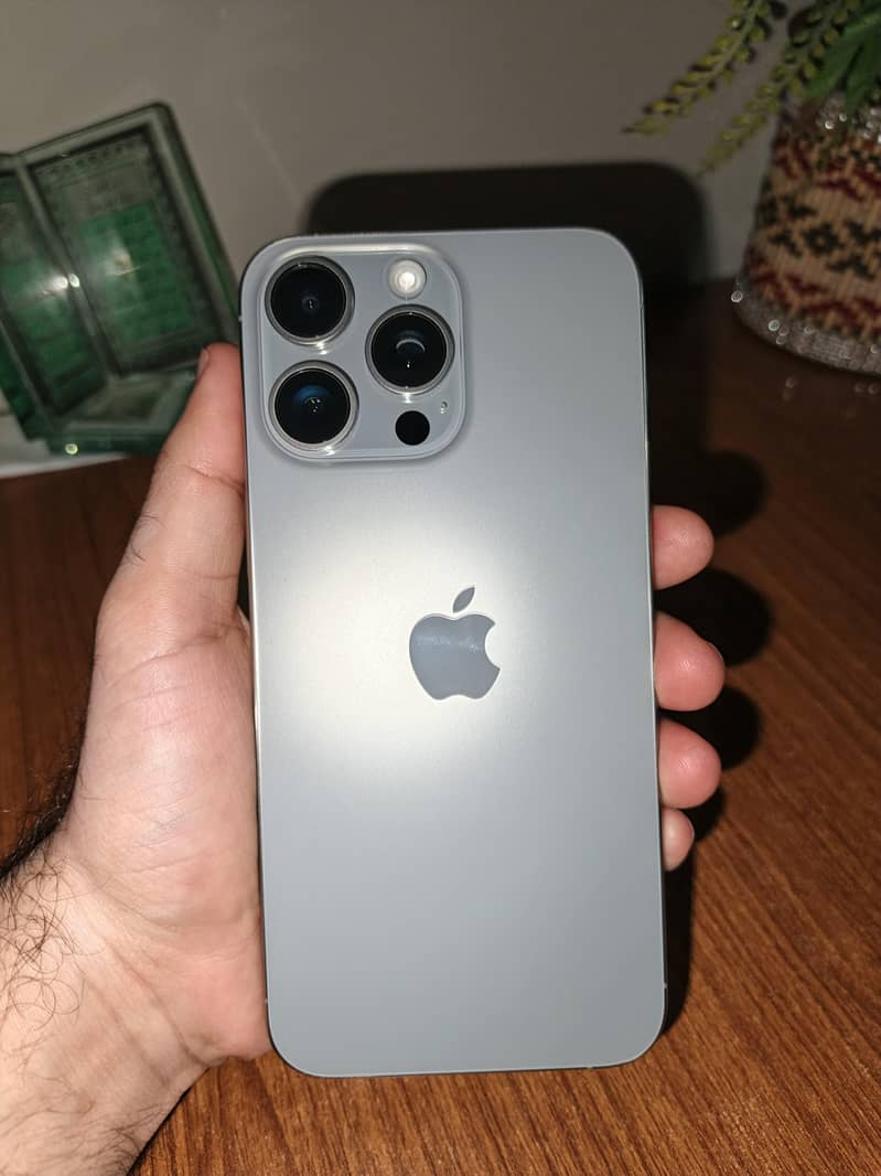 Apple iPhone 15 Pro Max 1