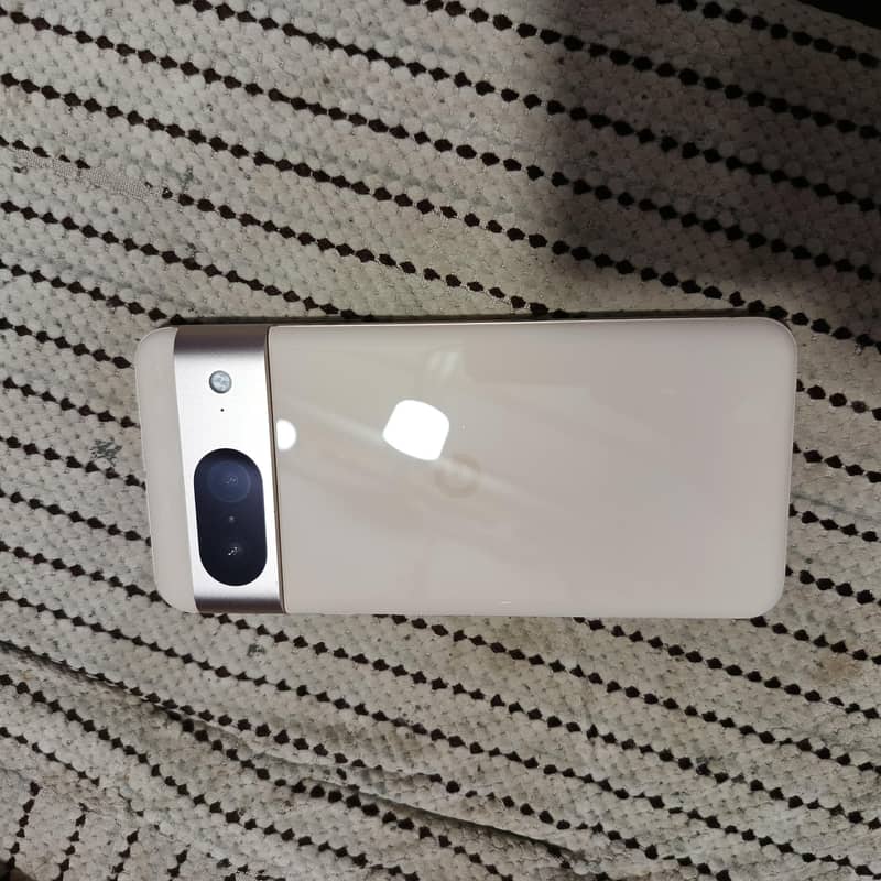 Google Pixel 8 1