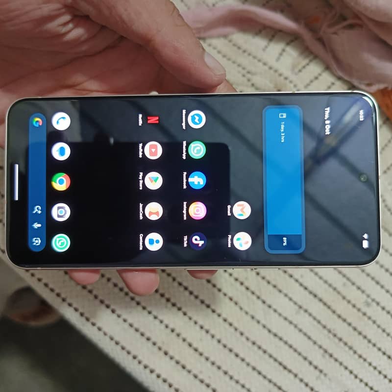Google Pixel 8 4