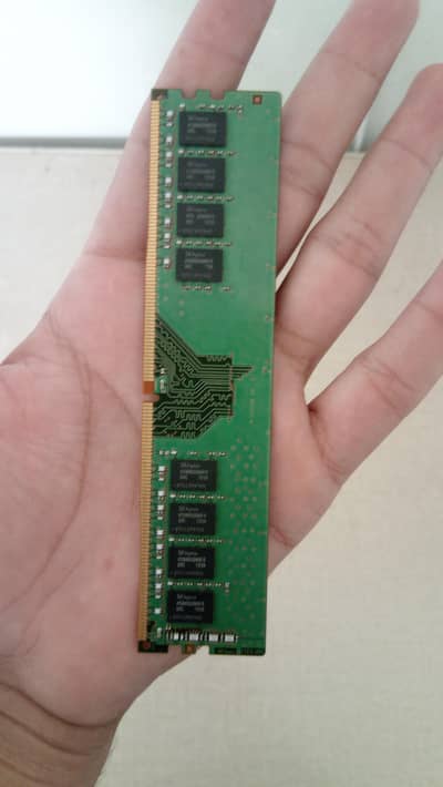 8Gb  DDR4 Ram 1 Stick