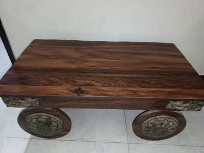 Center Table Wood 10 on 10 condition