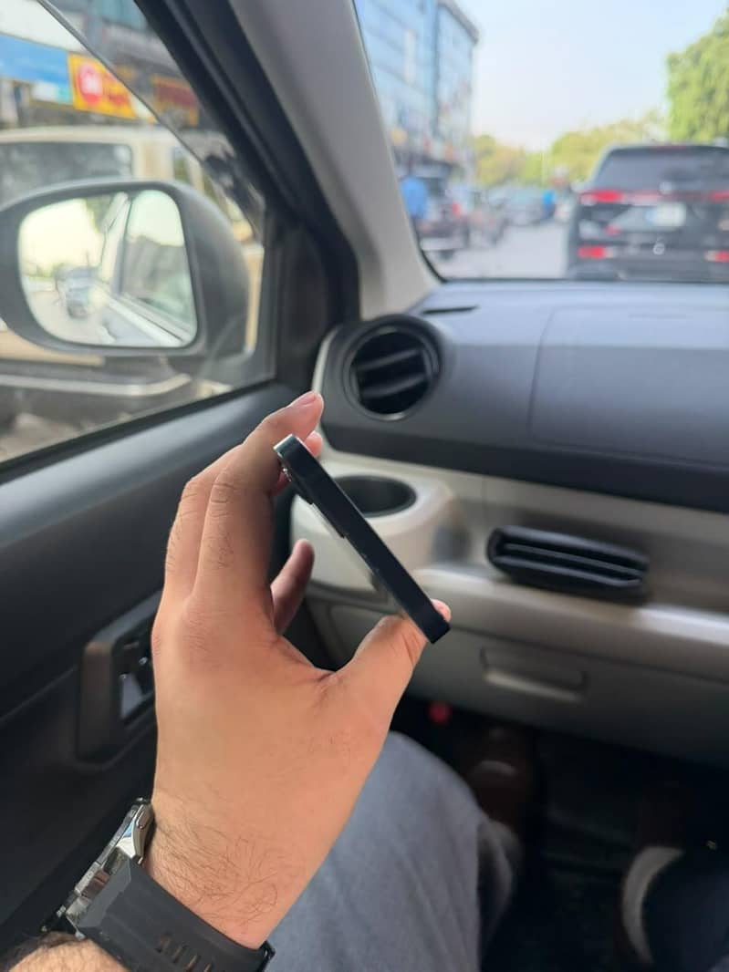 Apple iPhone 12 0