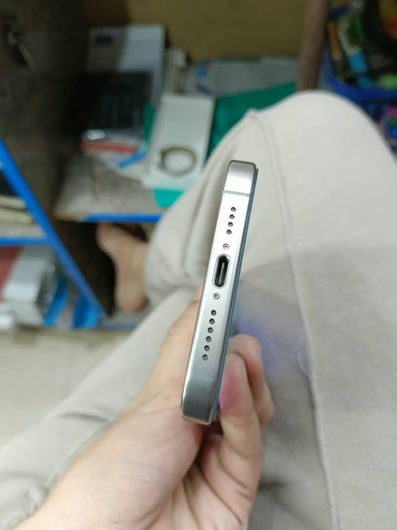 Apple iPhone 15 Pro Max 3