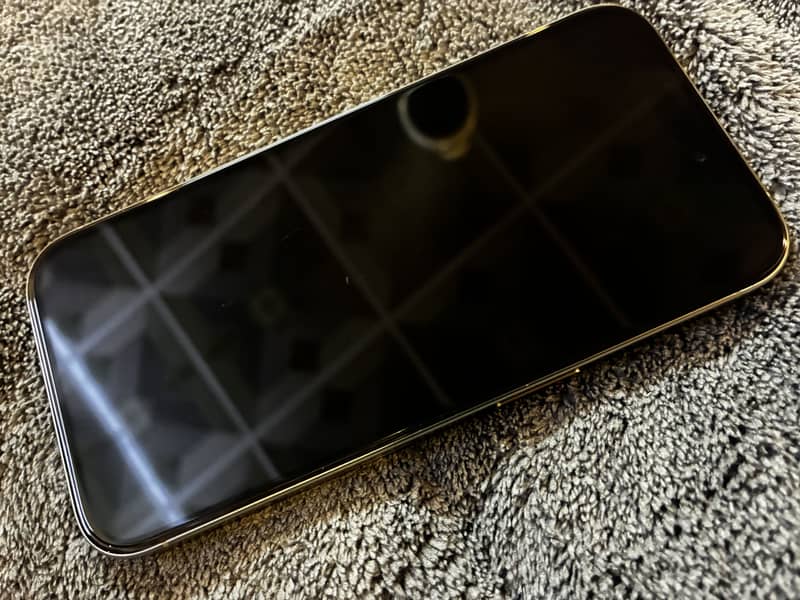 Apple iPhone 15 Pro 4