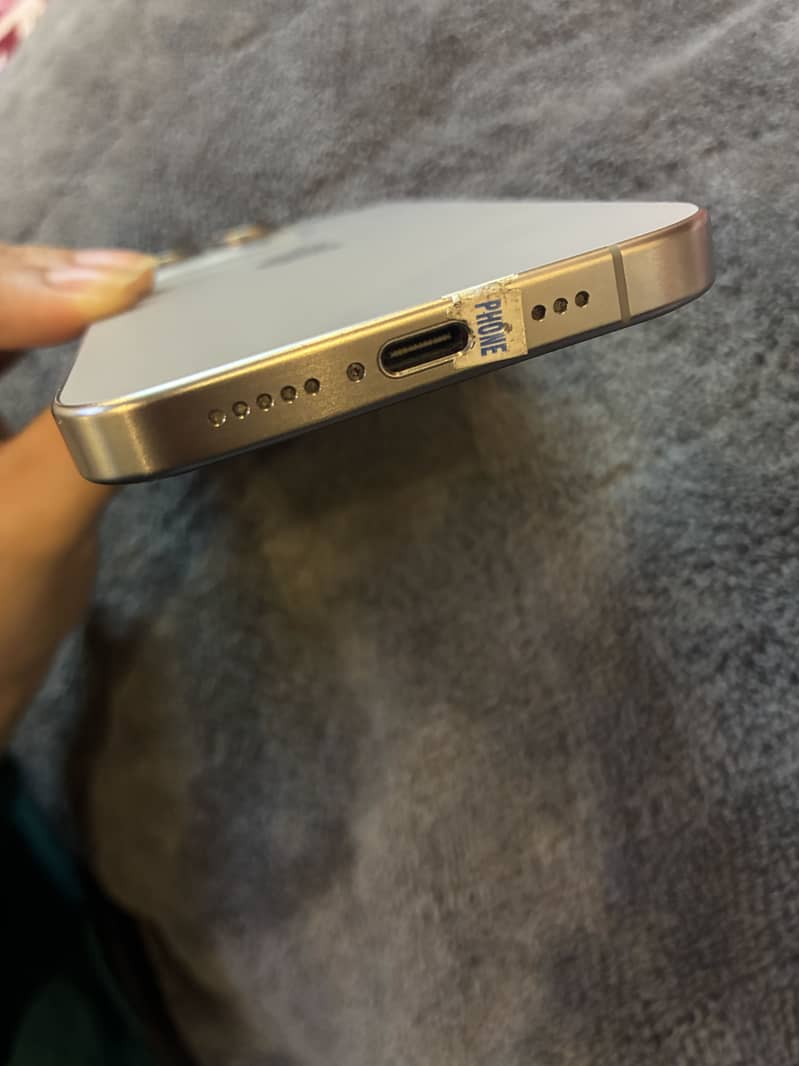 Apple iPhone 15 Pro 2