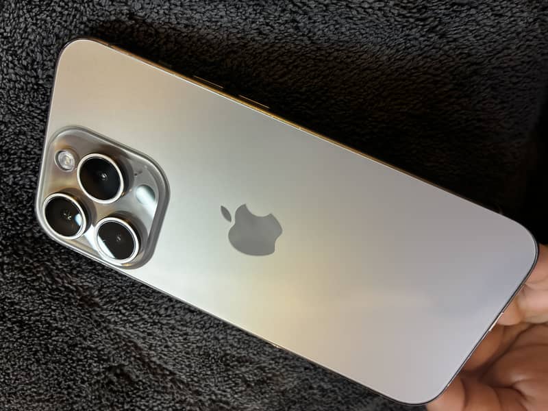 Apple iPhone 15 Pro 1