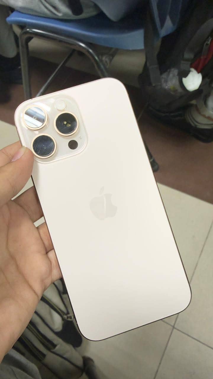 Apple iPhone 16 Pro Max 2