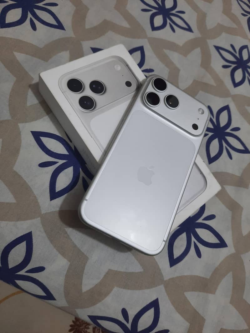 Apple iPhone 17 Pro Max 0