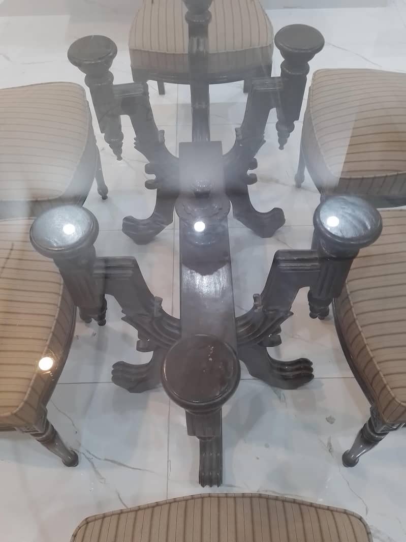 DINING TABLE WITH CHAIRS 0