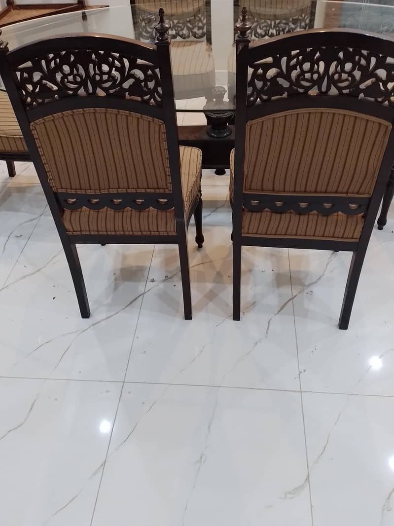 DINING TABLE WITH CHAIRS 5