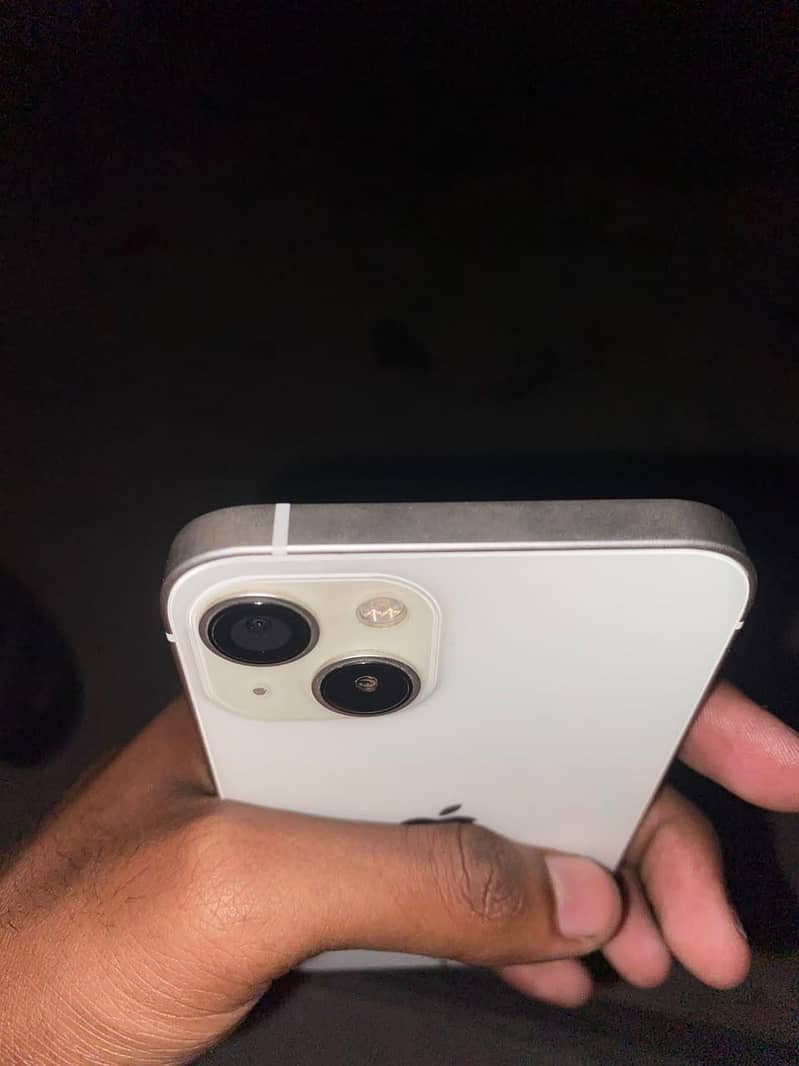 Apple iPhone 13 4