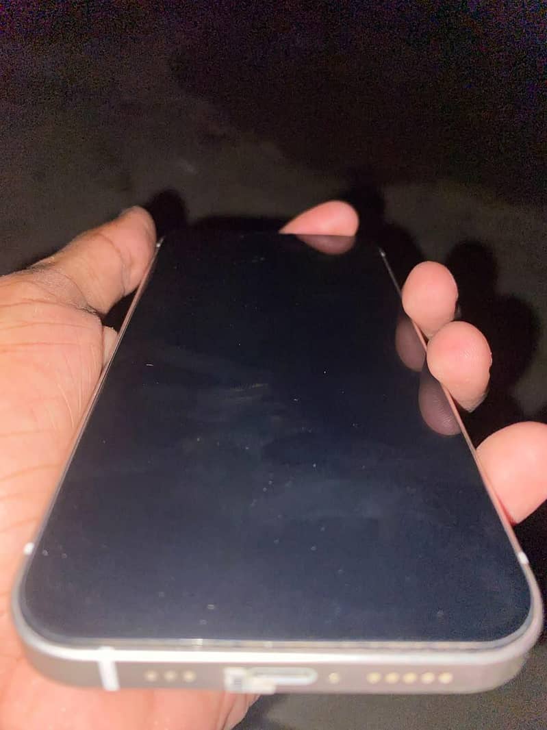 Apple iPhone 13 6