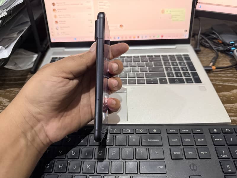 Google Pixel 8 4