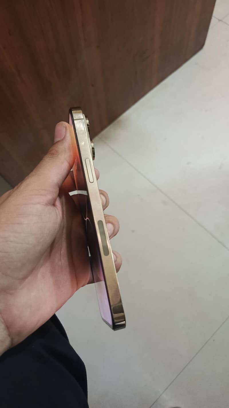 Apple iPhone 14 Pro Max 2