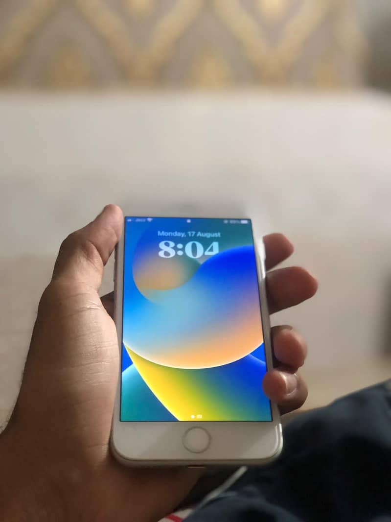 Apple iPhone 8 1