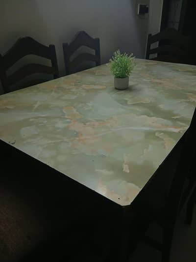 6 seater Dining table