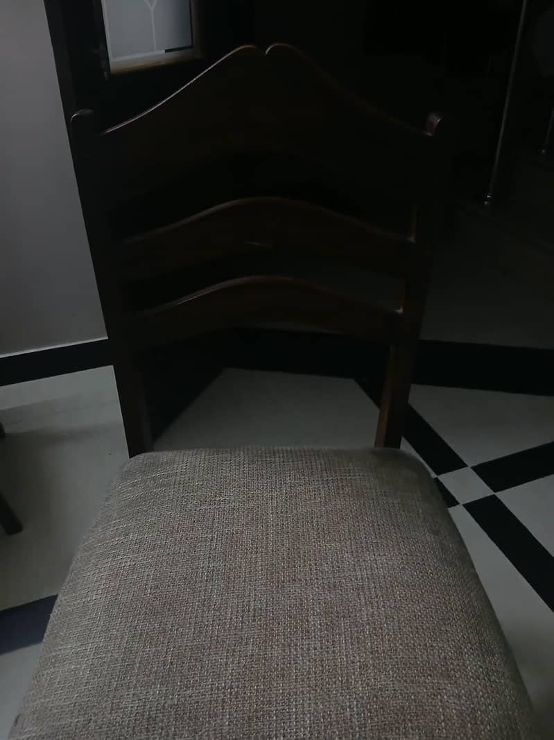 6 seater Dining table 1