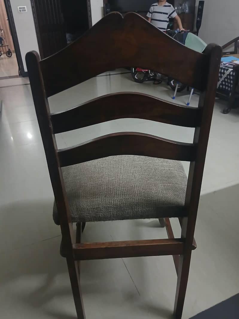 6 seater Dining table 2