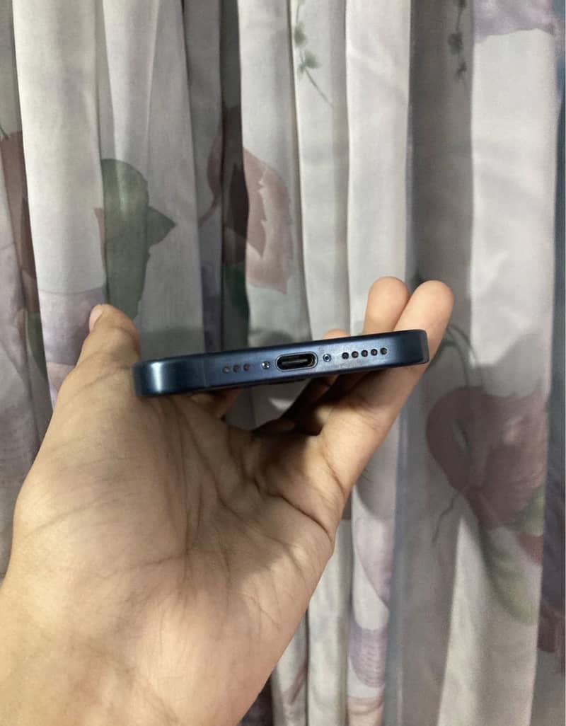Apple iPhone 15 Pro 3