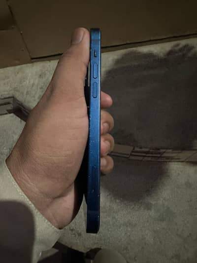 Apple iPhone 12