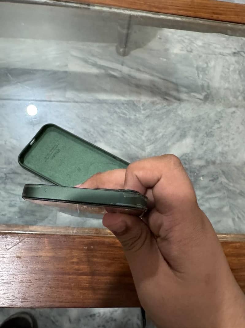 Apple iPhone 13 3