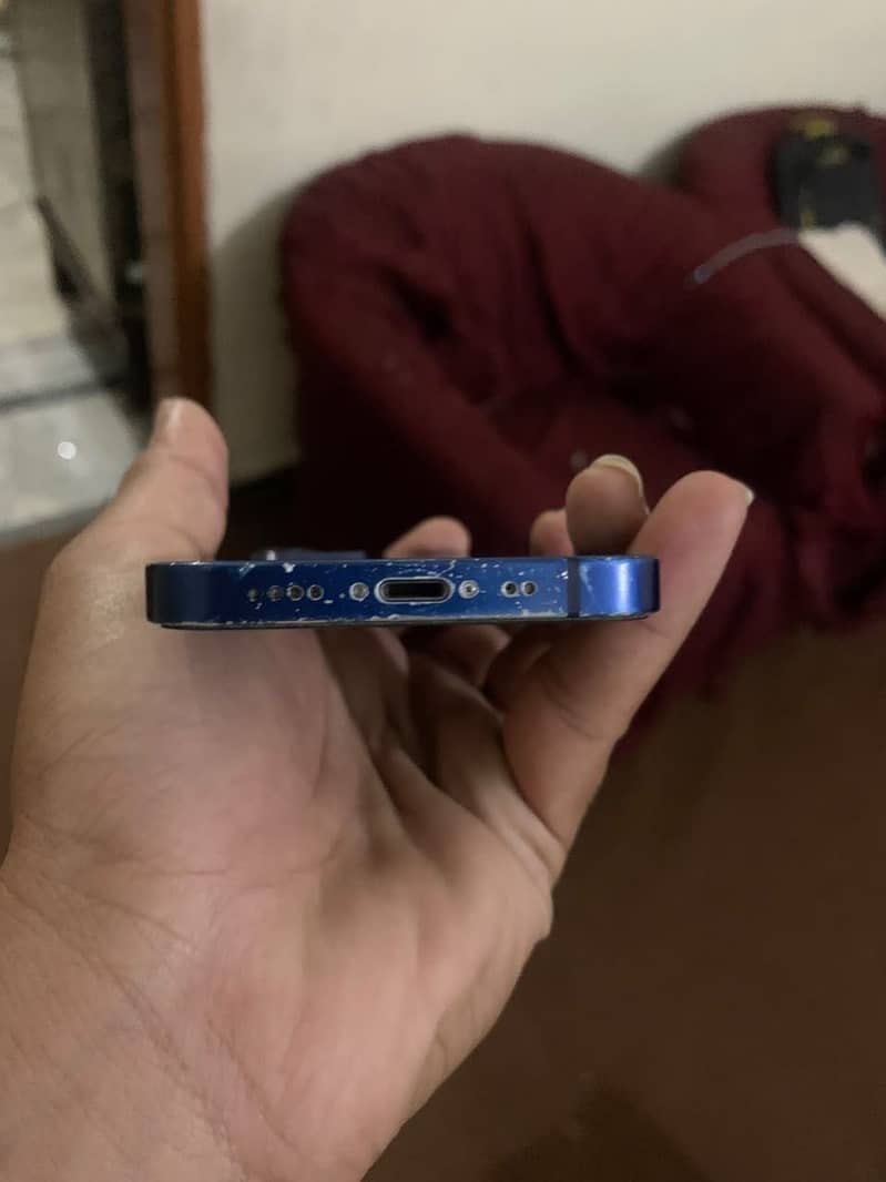 Apple iPhone 12 mini 4
