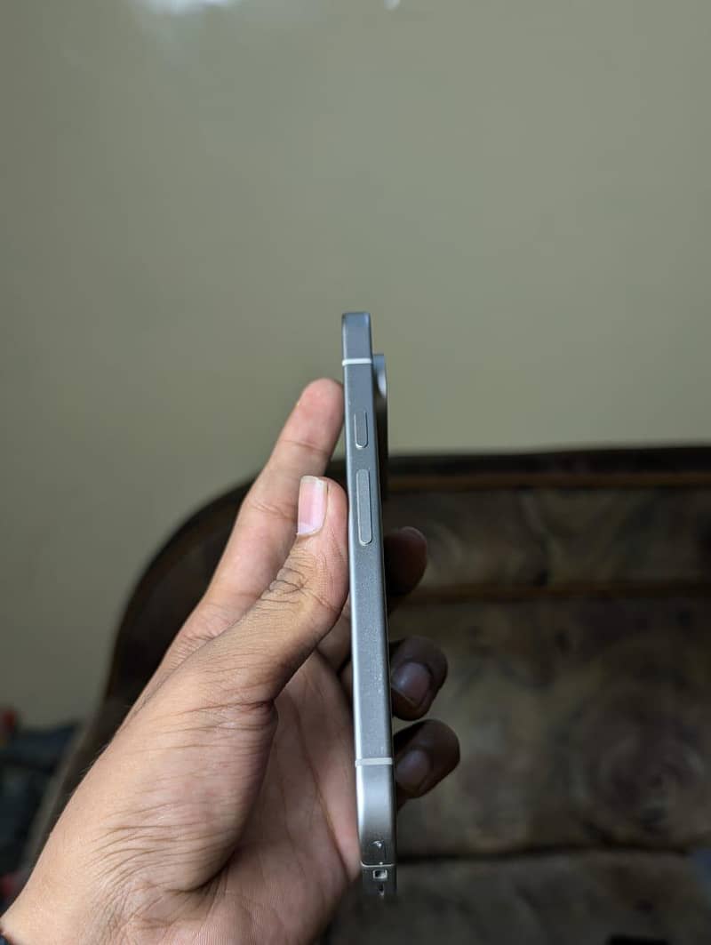 Google Pixel 9 4